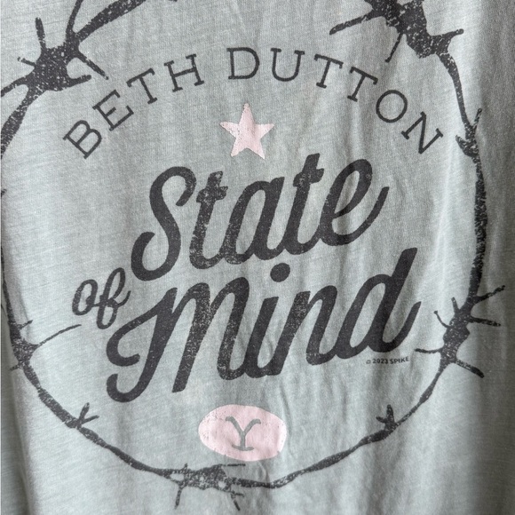 Maurices Oversized Yellowstone, Green SOFT Graphic Tee, 0X - Picture 2 of 4